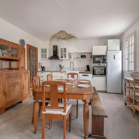 Holiday home Maison Pour 10 Pres De La A *