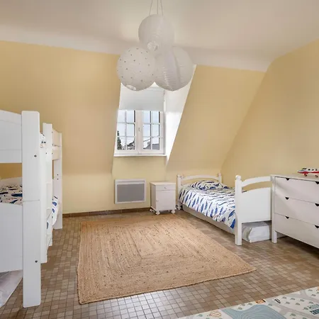 Holiday home Maison Pour 10 Pres De La A